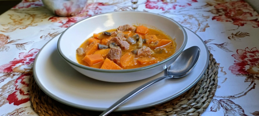 Guiso de pavo con batata y champiñones. Guisos de otoño con Thermomix.