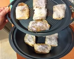 Step <p>Colocar las torrijas en el recipiente varoma y en su bandeja, bien repartidas y dejando huecos para que pase el vapor.<br><br /><br />
</p><p>Programar 30 min / Varoma / Vel 1</p><p>Retirar el varoma y dejar enfriar 5 minutos para no quemarnos.</p> illustration