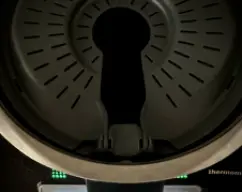 Step <p>Introducir el cestillo y colocar la tapa con el cubilete.</p> illustration