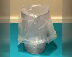 Step <p><span style="font-weight: normal;">Decorado. Textura con chocolate</span></p><p><span style="font-weight: normal;">Prepare una manga pastelera como aparece en la imagen.</span></p><p><span style="font-weight: normal;"><br></span></p> illustration