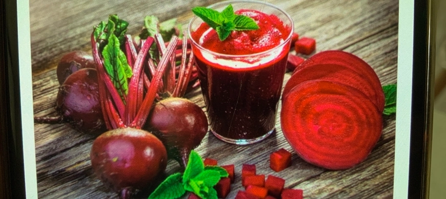 CREMA DE REMOLACHA Y QUESO FRESCO