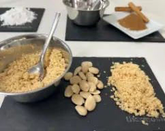 Step <p>Harina de almendras:<br><br><span style="font-weight: normal;">Colocar en el vaso las almendras y programar</span> 4 seg/vel 6,5.<br></p><p><br><br><br /><br /><br /><br />
</p><p><br></p> illustration