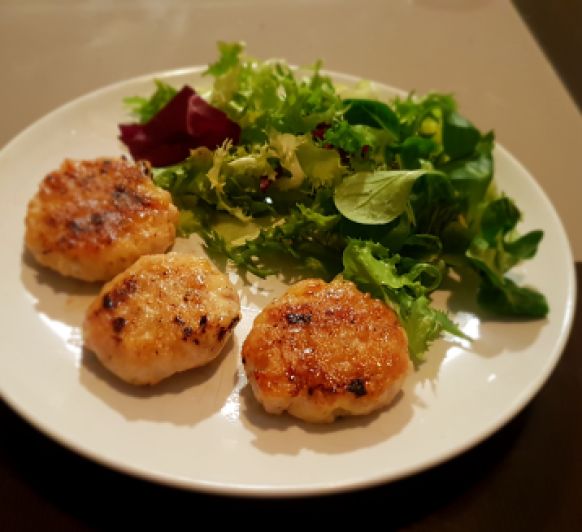 Mini hamburguesas de pollo y queso