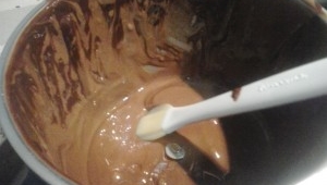 Postre especial Volcan relleno de  chocolate blanco con Thermomix® .  12 unidades